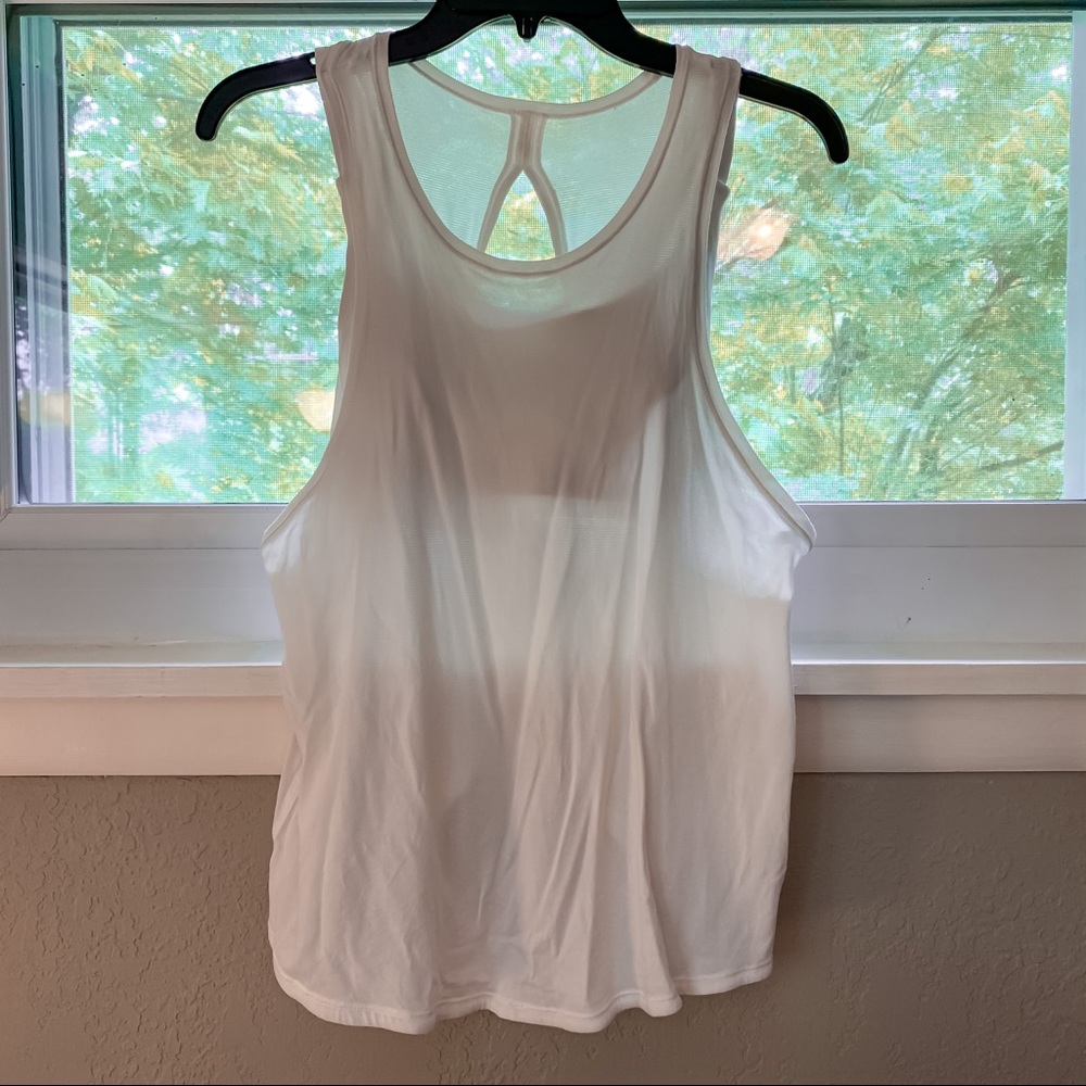 Lululemon Size 6 Tank w/ Attached Bra